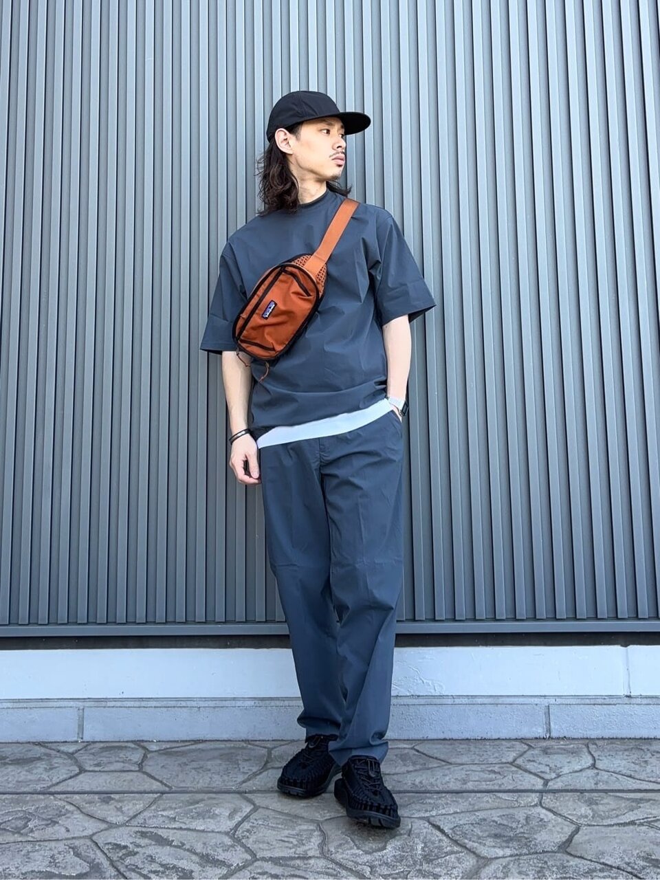 半袖Tシャツ×ワイドパンツのコーデ