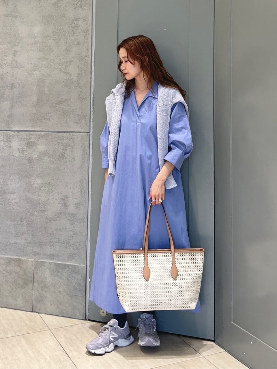 ワンピースを着た女性