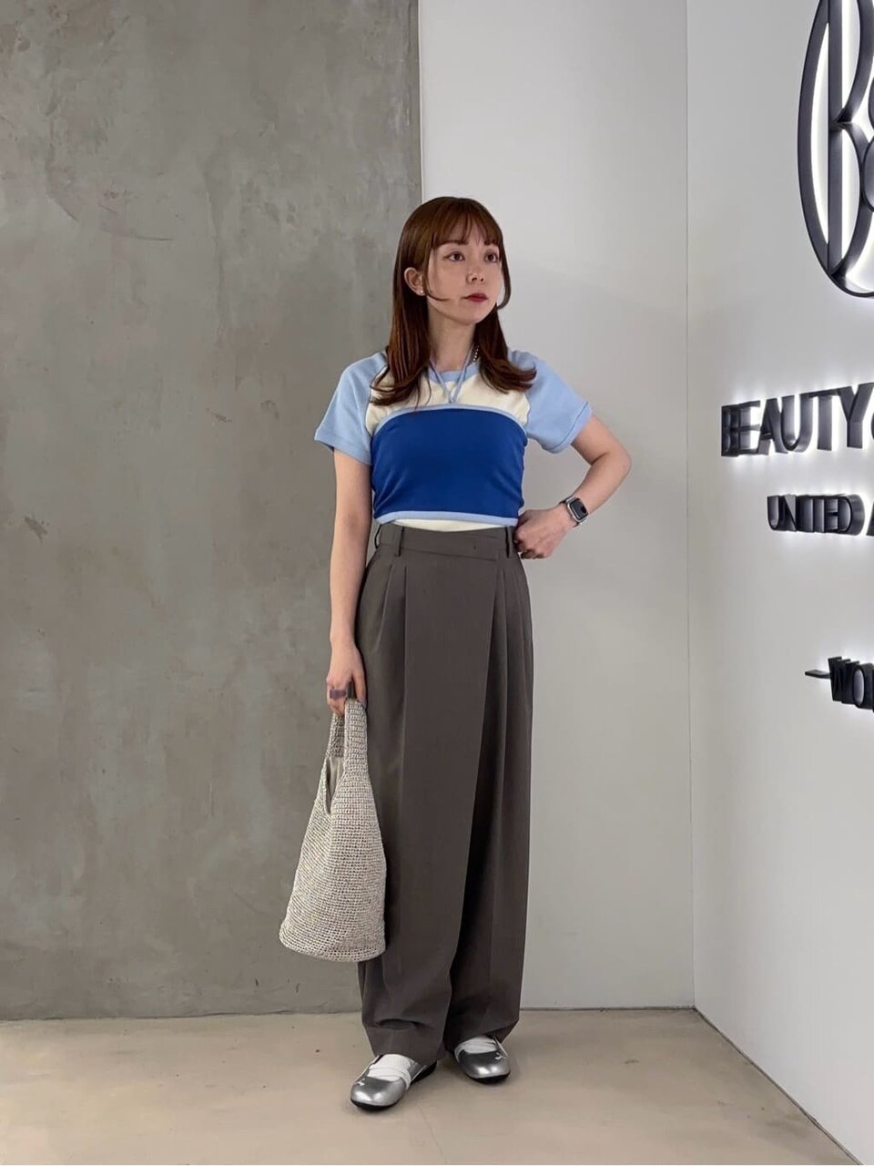 バンドゥを着た女性
