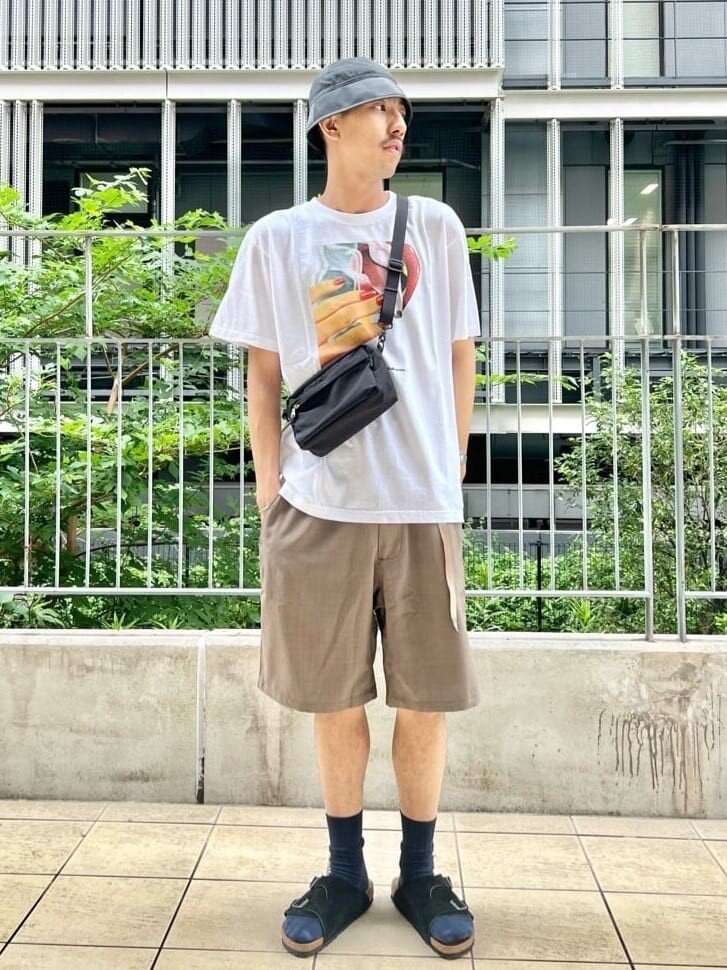 Tシャツ×ショートパンツのコーデ