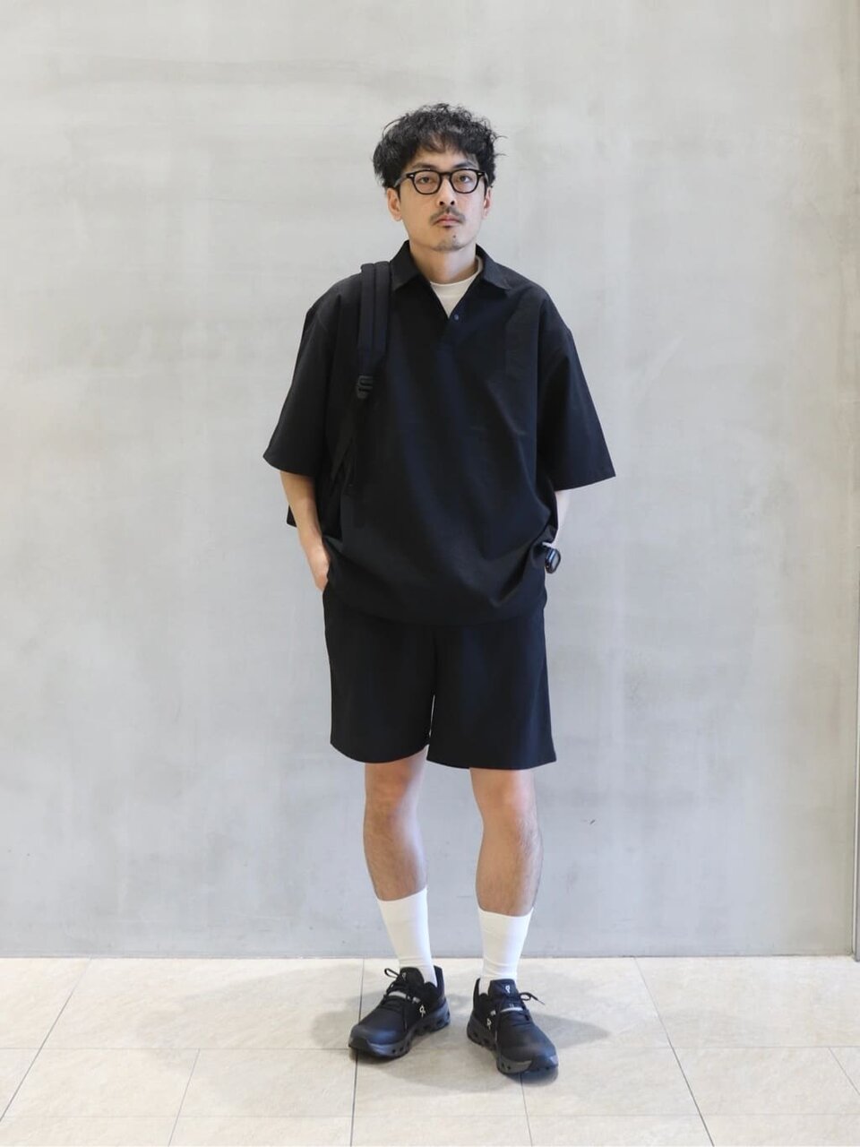 プルオーバーシャツ×ショートパンツのコーデ