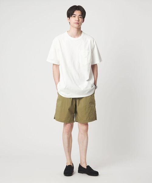 Tシャツとショートパンツのコーデ