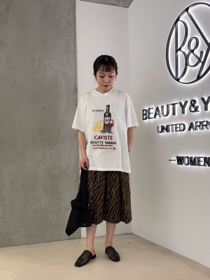Tシャツとカーゴショートパンツの30代夏コーデ