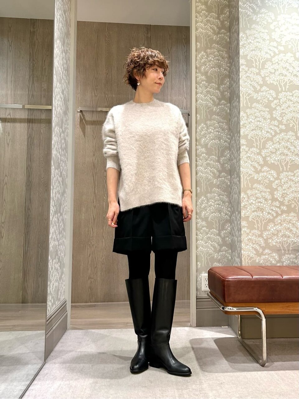 ニットとグルカショートパンツの40代冬コーデ