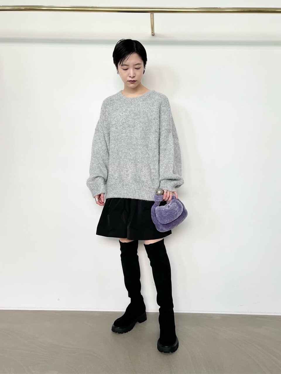 ニットとショートパンツの40代冬コーデ