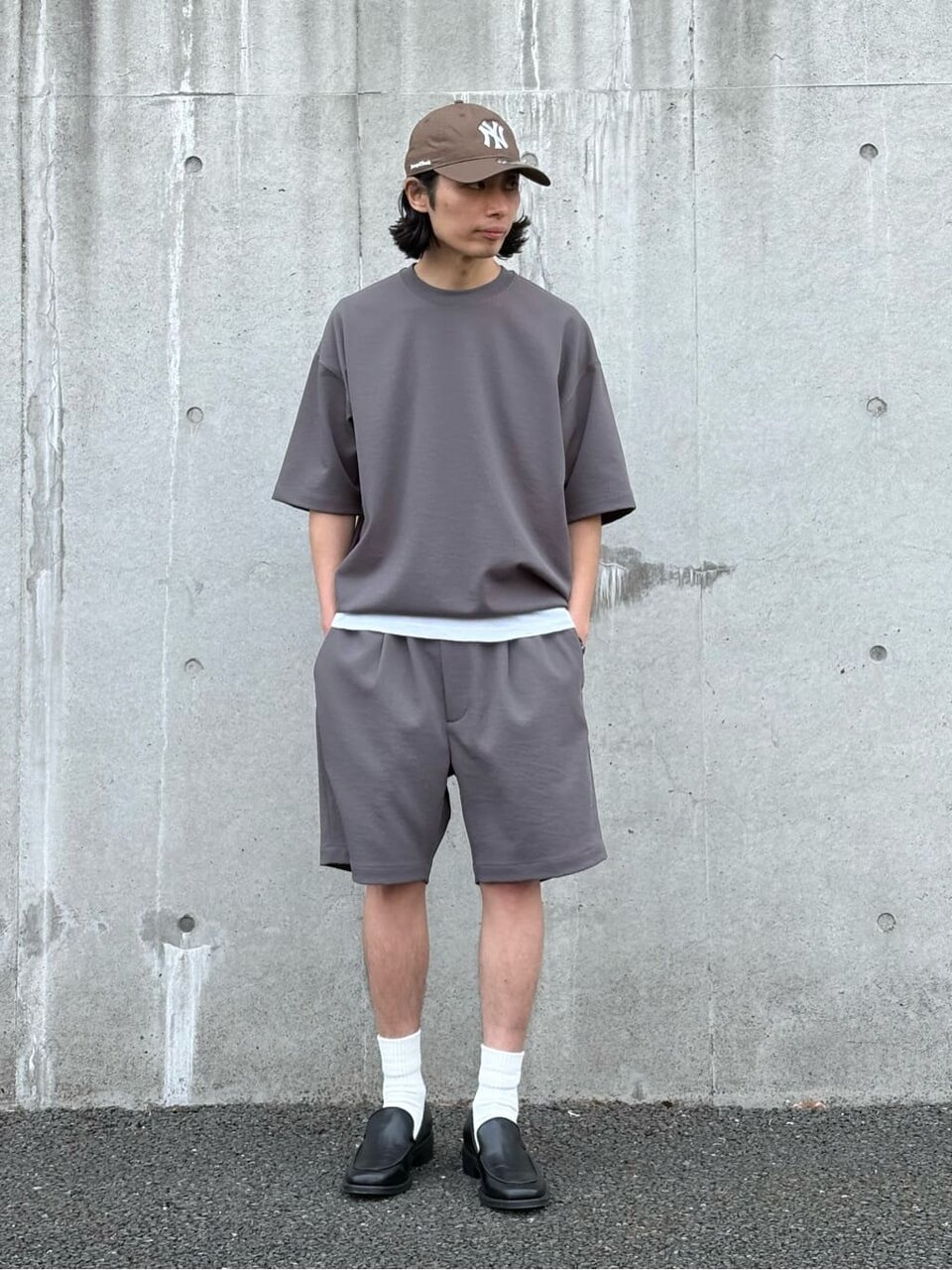 Tシャツ×ショートパンツのコーデ