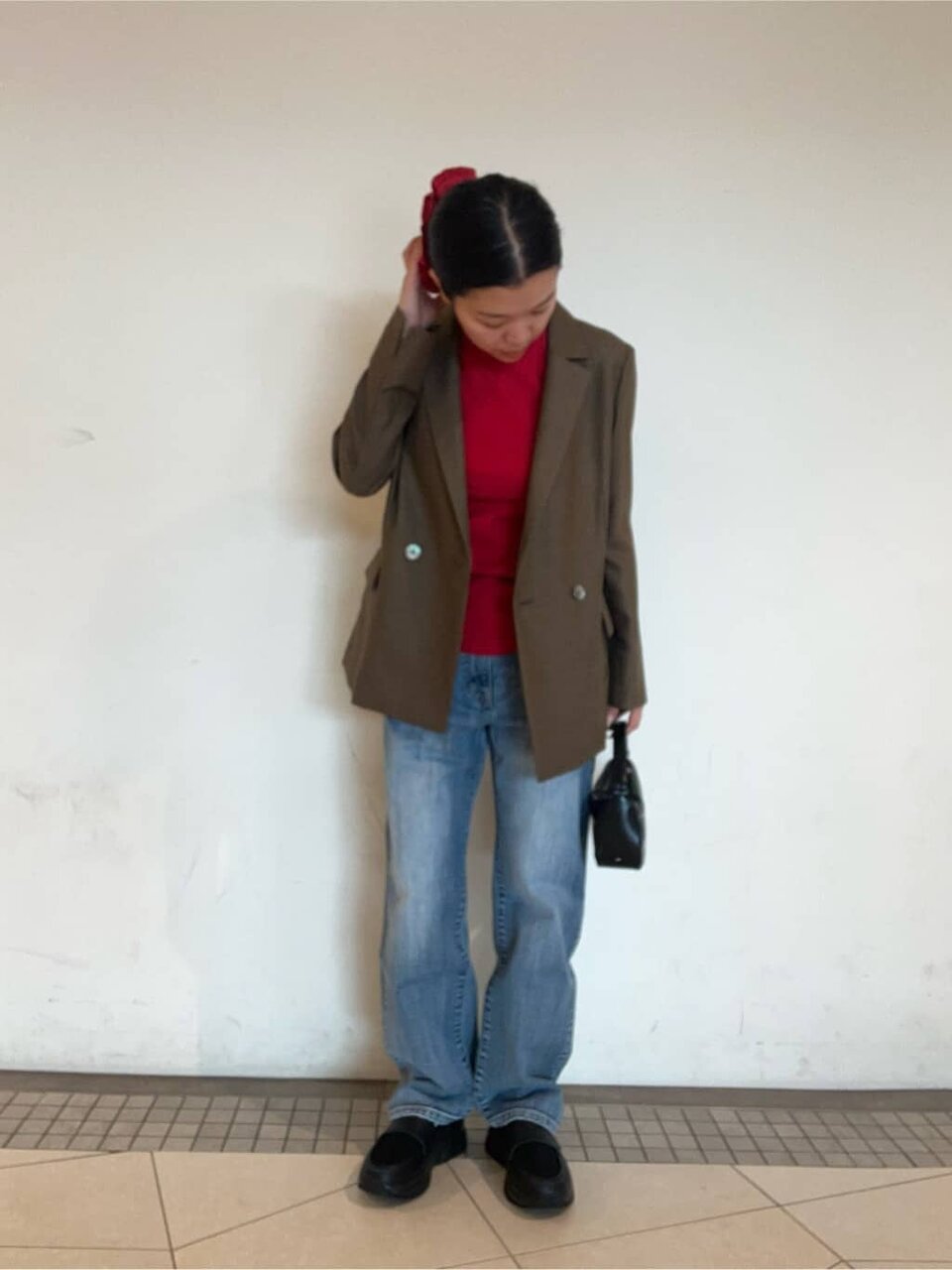 ジャケットを着た女性