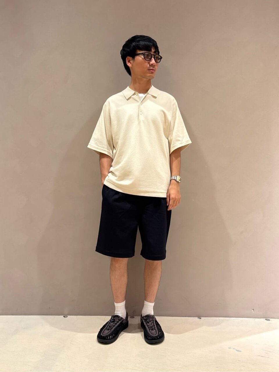 ポロニットとショートパンツの30代夏コーデ