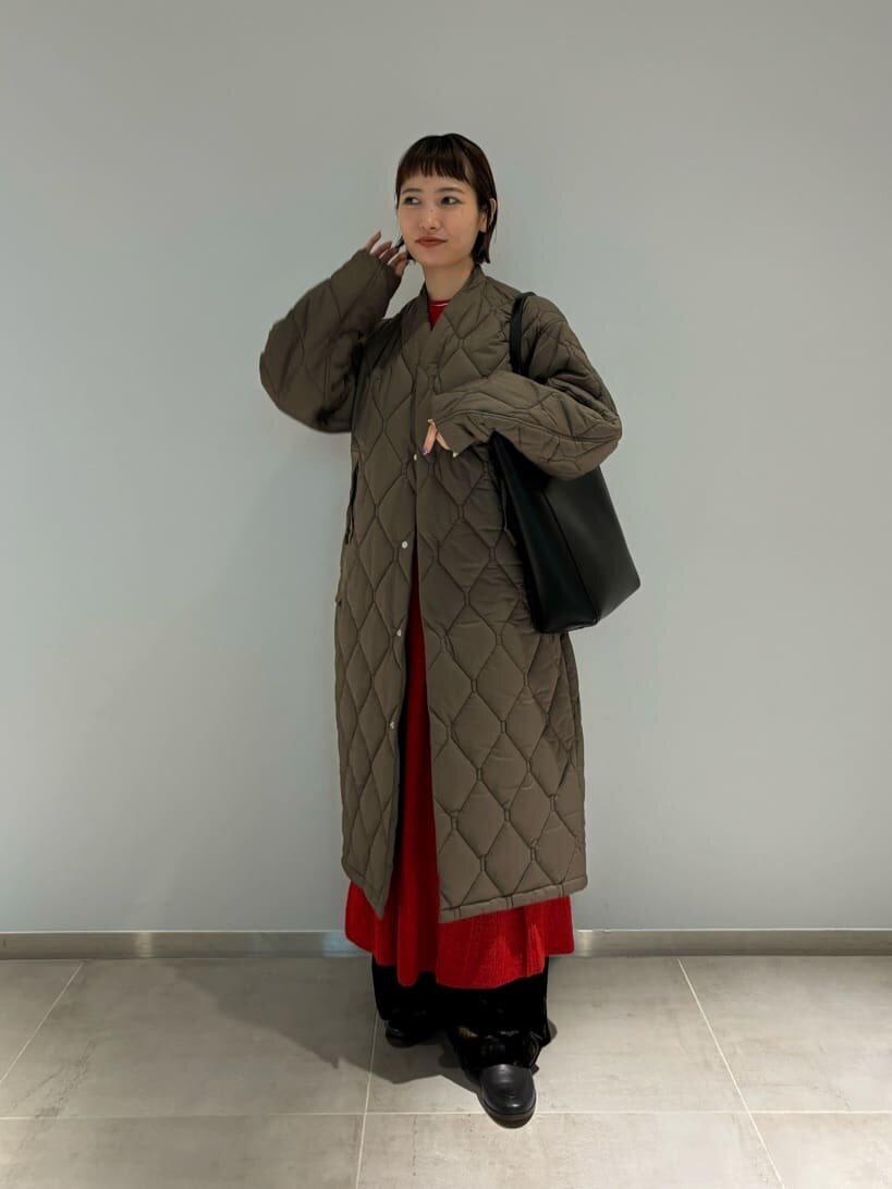 ワンピースを着た女性