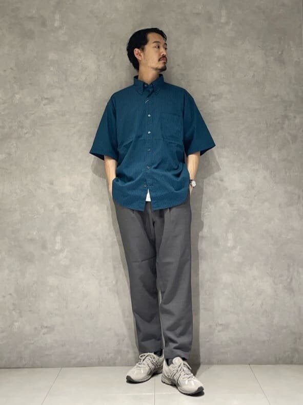 チェック柄シャツ×イージーパンツ