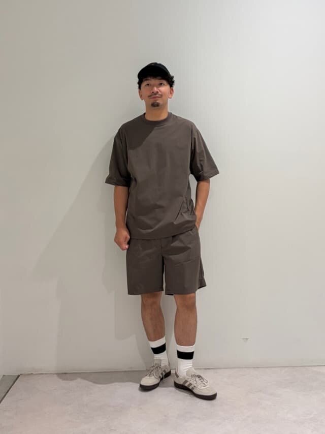 Tシャツ×ショートパンツのコーデ