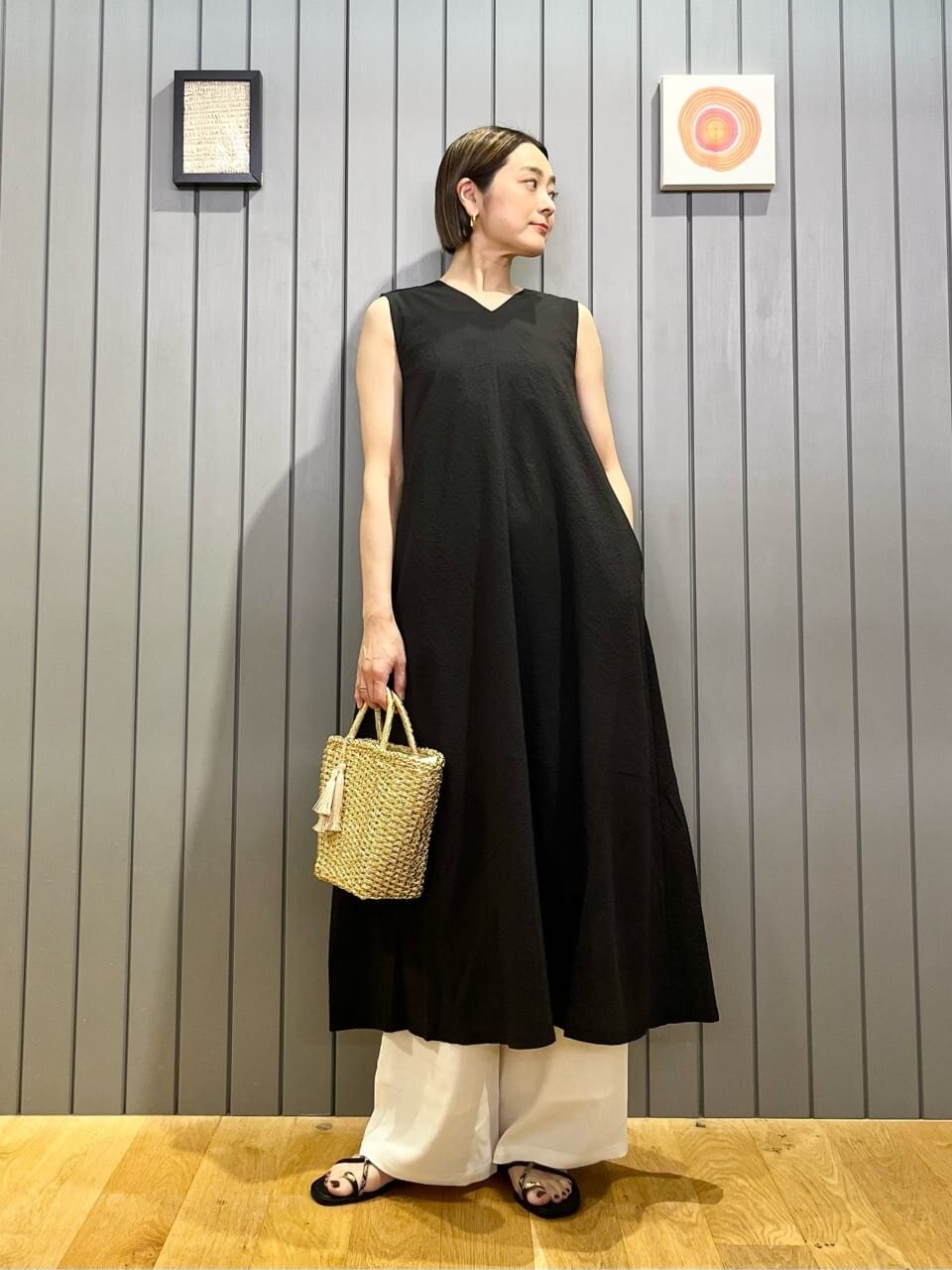 黒ワンピースとワイドパンツの40代夏コーデ