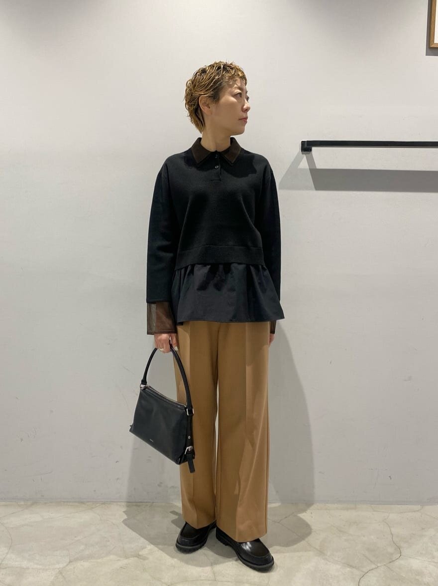 ポロニットとフレアパンツの50代秋コーデ