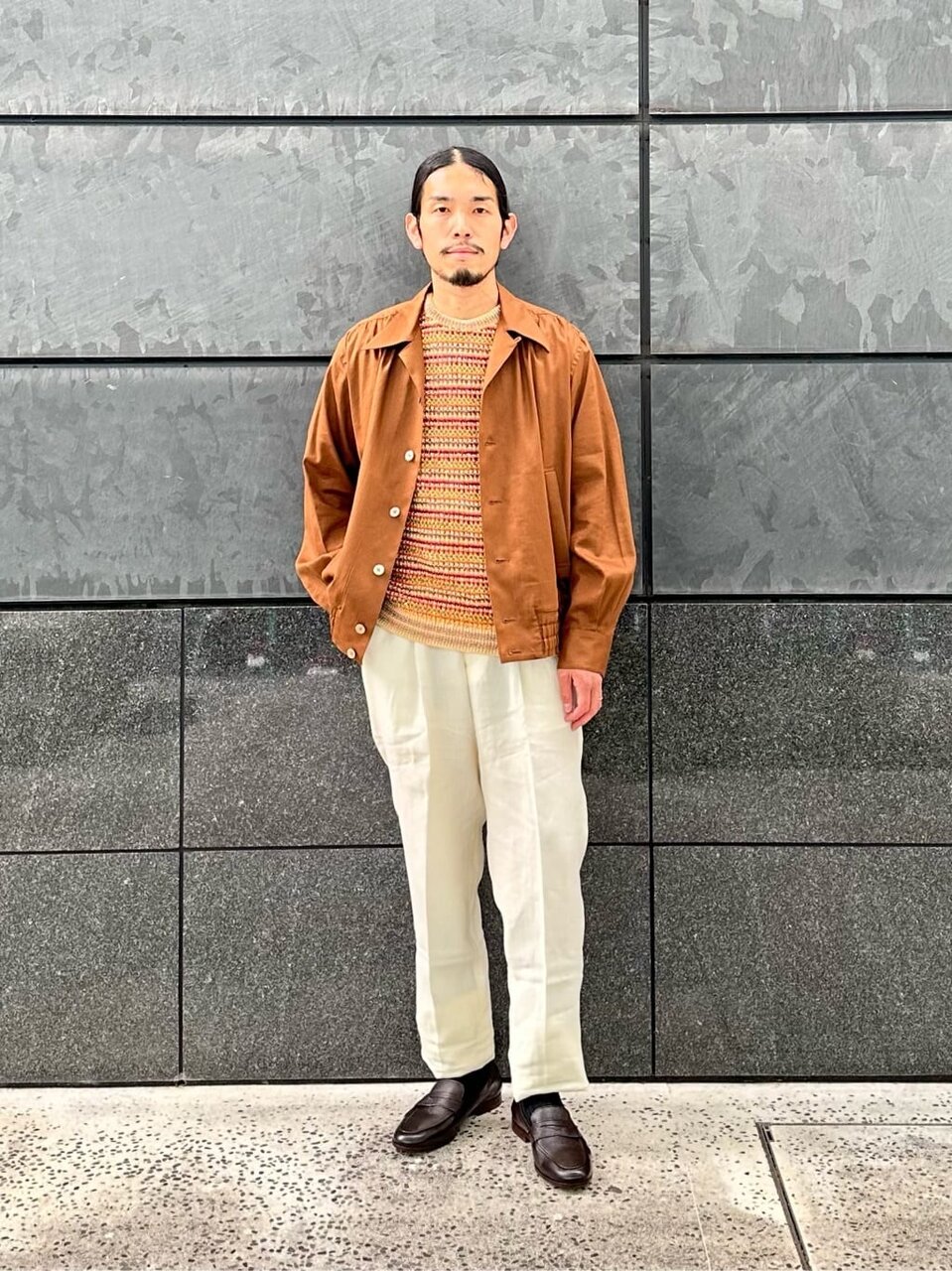 シャツブルゾンとスラックスの40代秋コーデ
