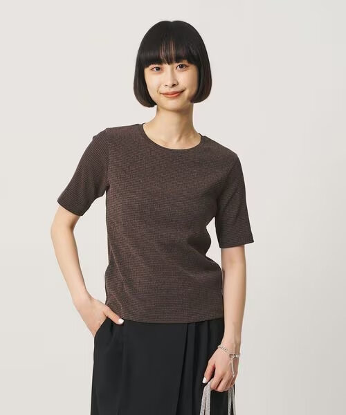 Tシャツを着た女性