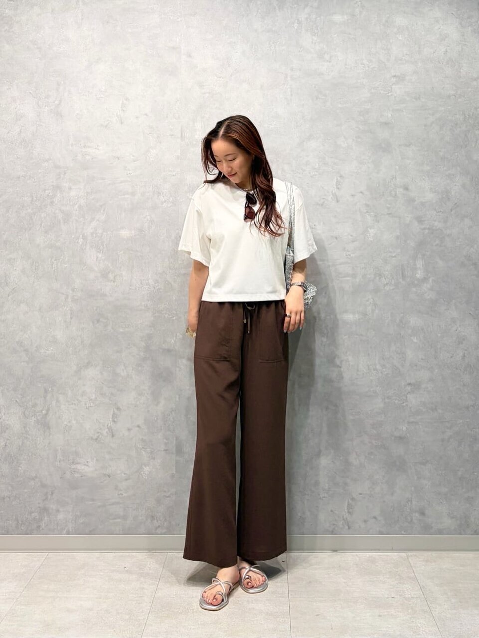 Tシャツを着た女性