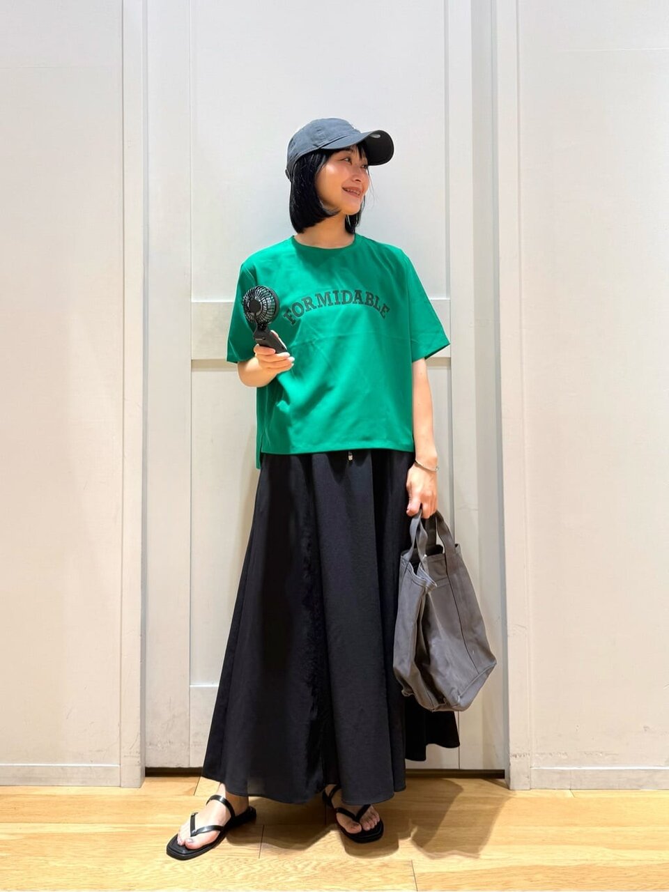 Tシャツを着た女性