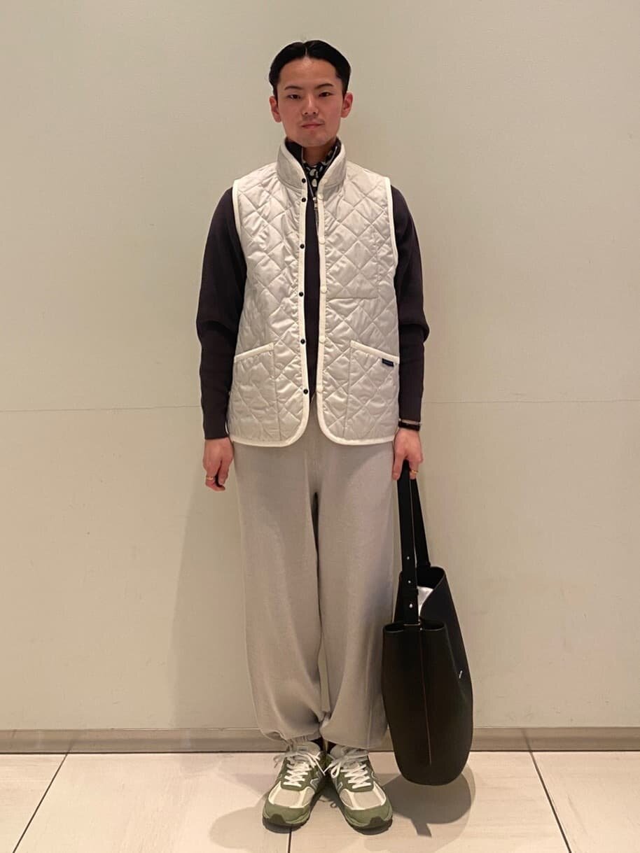 ベストを着た男性