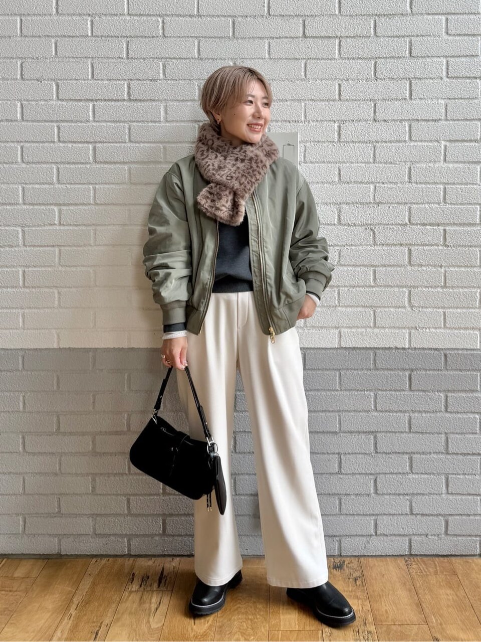 MA-1と白パンツの30代冬コーデ