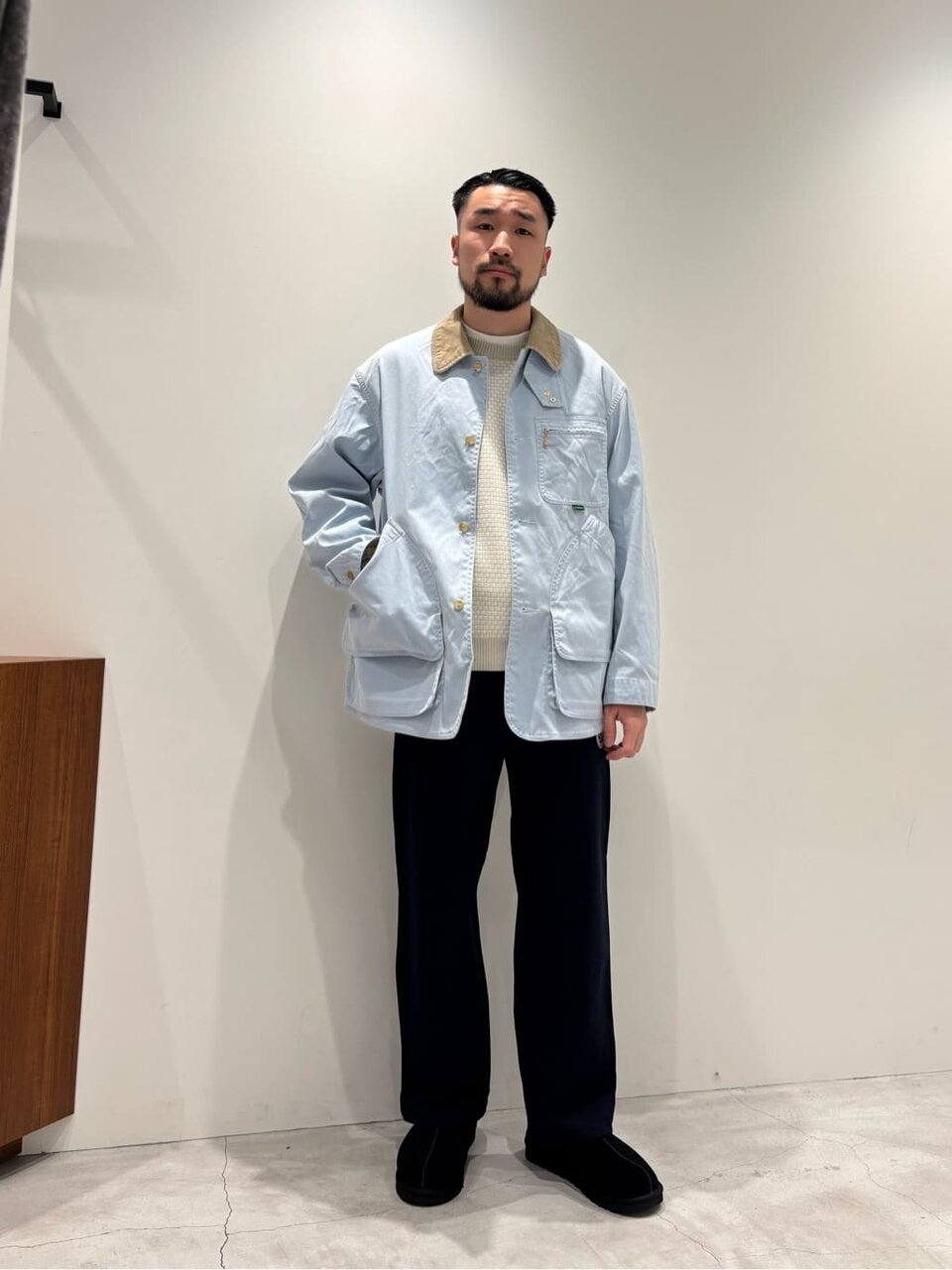 フィールドコート×スウェットパンツのコーデ