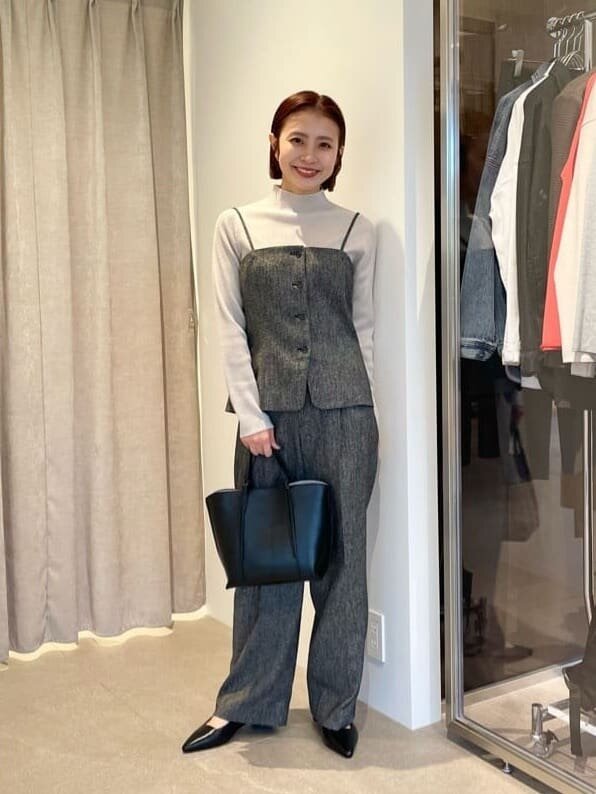 ビスチェキャミソールを着た女性