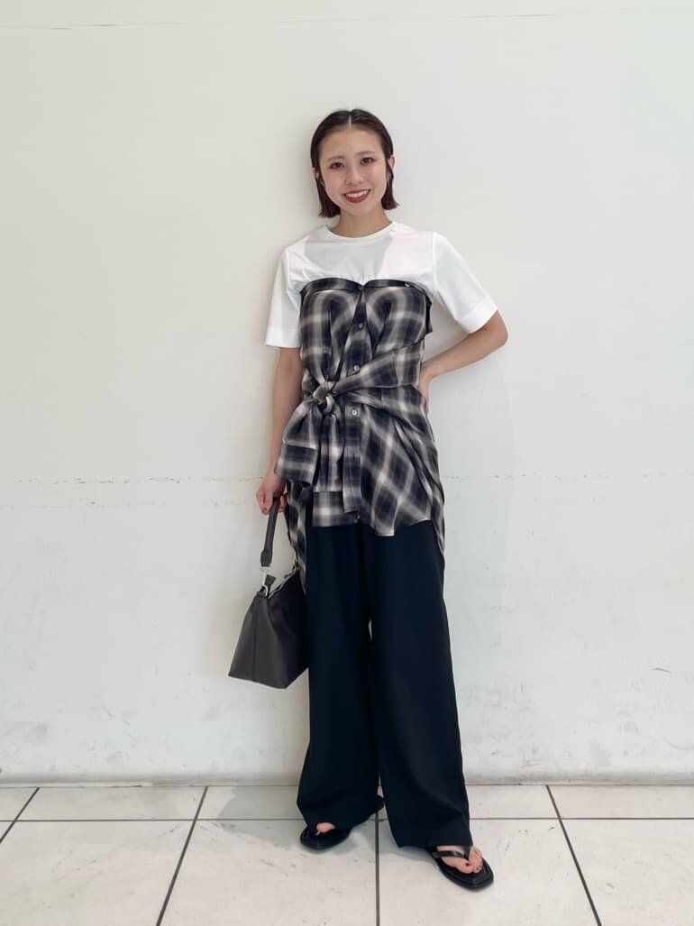 Tシャツ×チェックシャツ