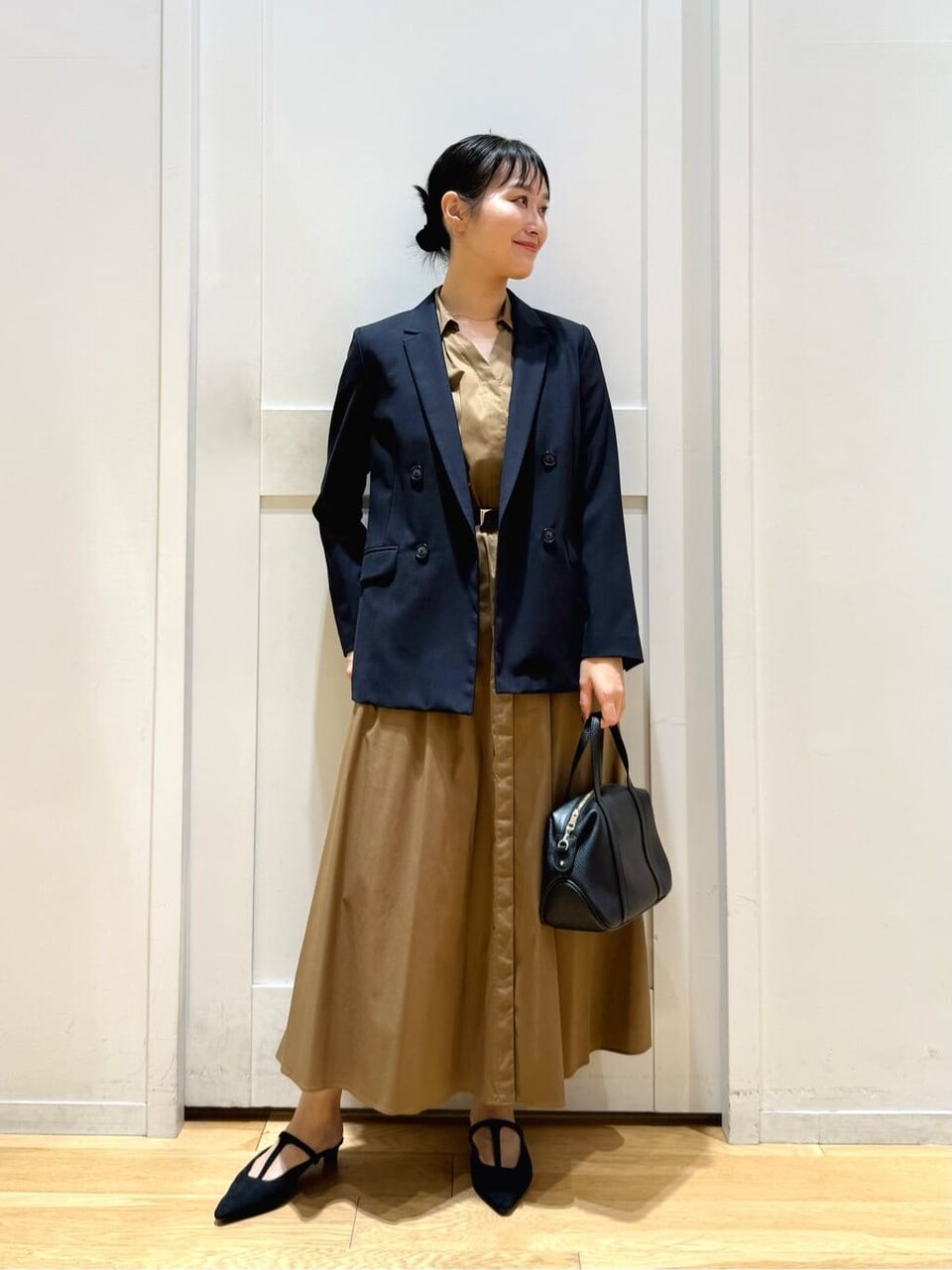 ダブルジャケット×シャツワンピースのコーデ