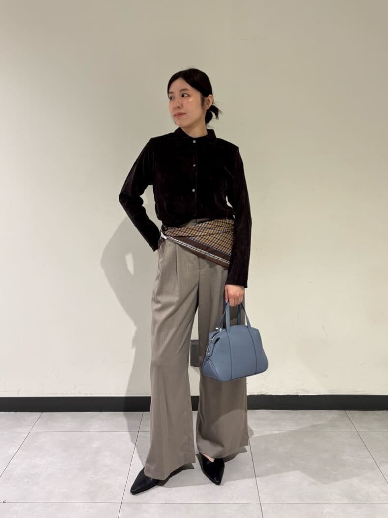 カーディガンとワイドパンツの30代秋服コーデ