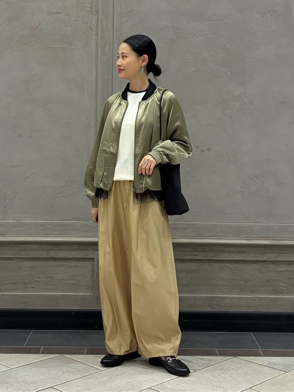 ブルゾンとカーブパンツの30代秋服コーデ