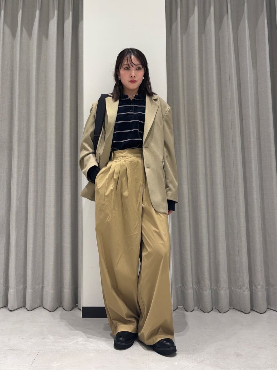 ラップパンツをはいた女性
