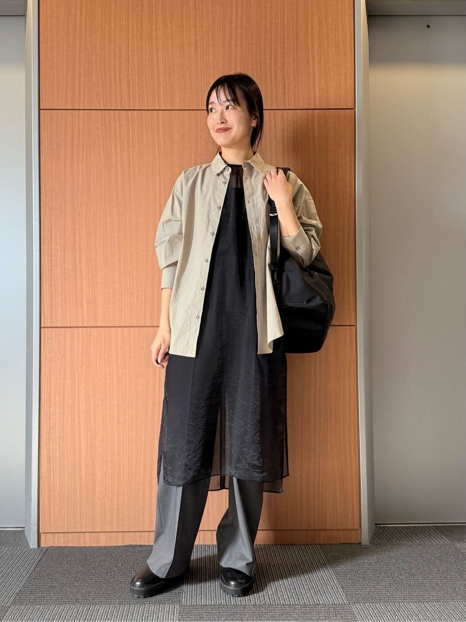 ワンピースを着た女性