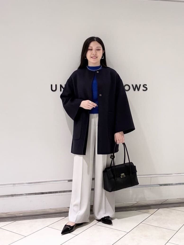 ワイドパンツを使った30代女性の冬のオフィスカジュアルコーデ
