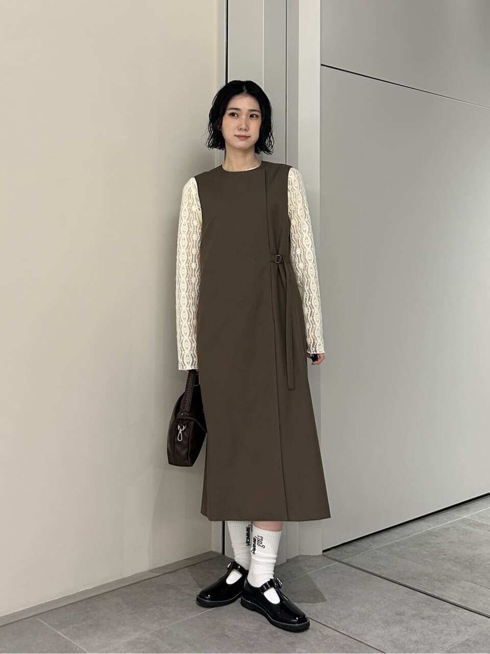 ワンピースを着た女性