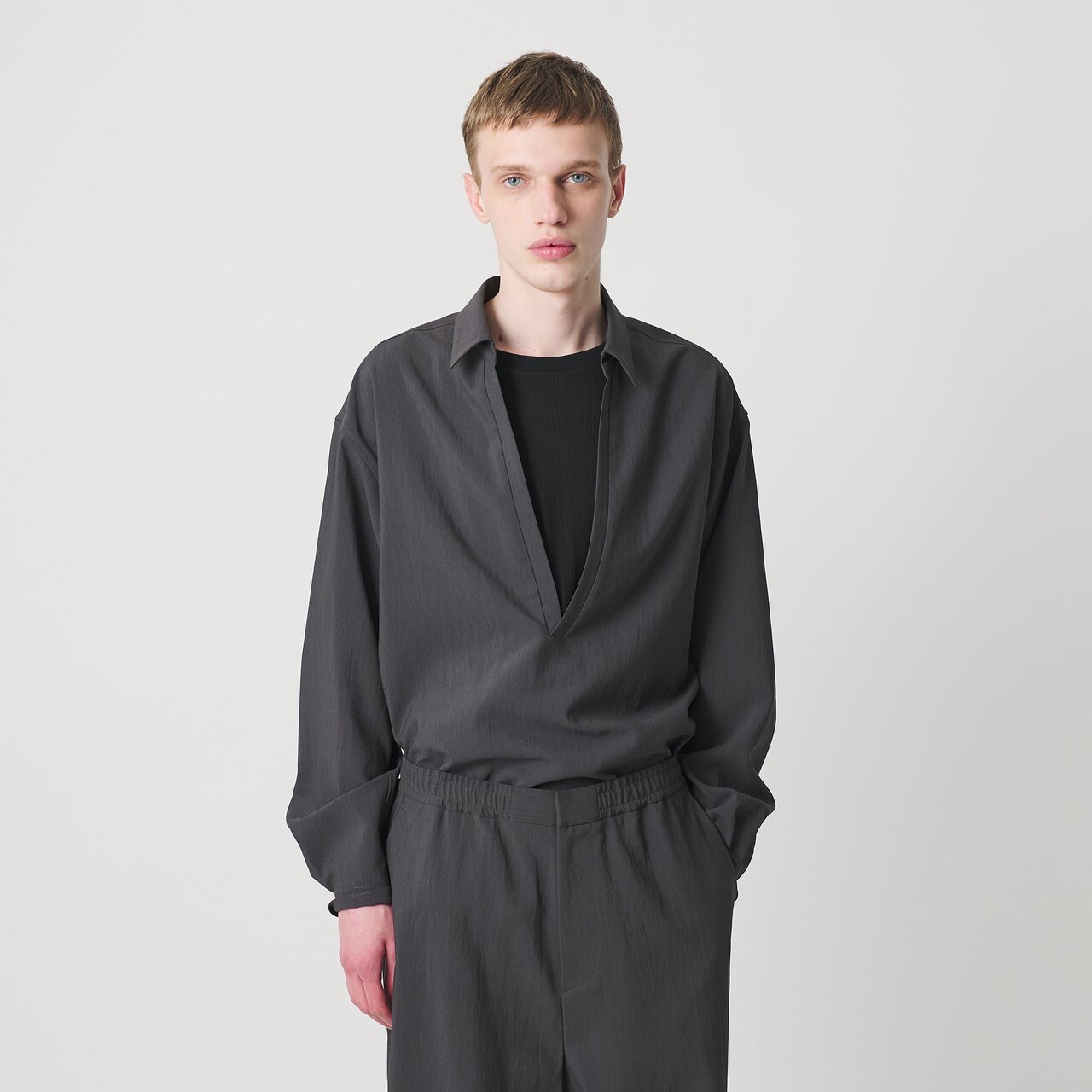 RENU TROシリーズ ディープ Vネック プルオーバー シャツ ―セットアップ対応―