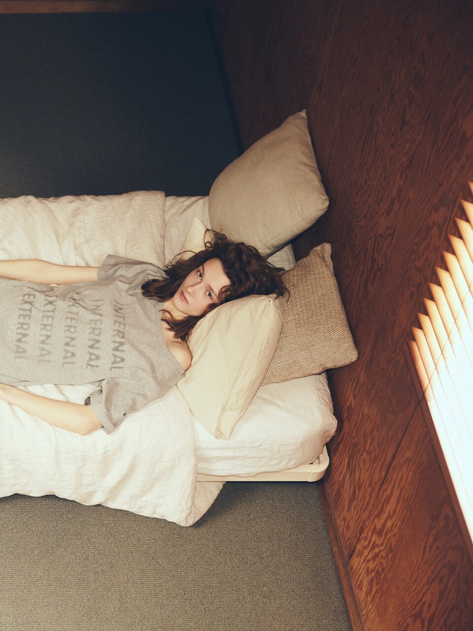 ＜ATTISESSION＞ビック オフショルダー Tシャツ