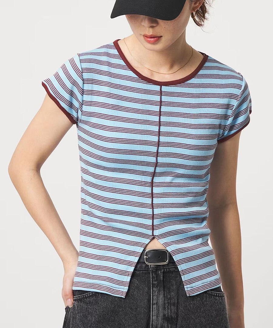 スリットTシャツ