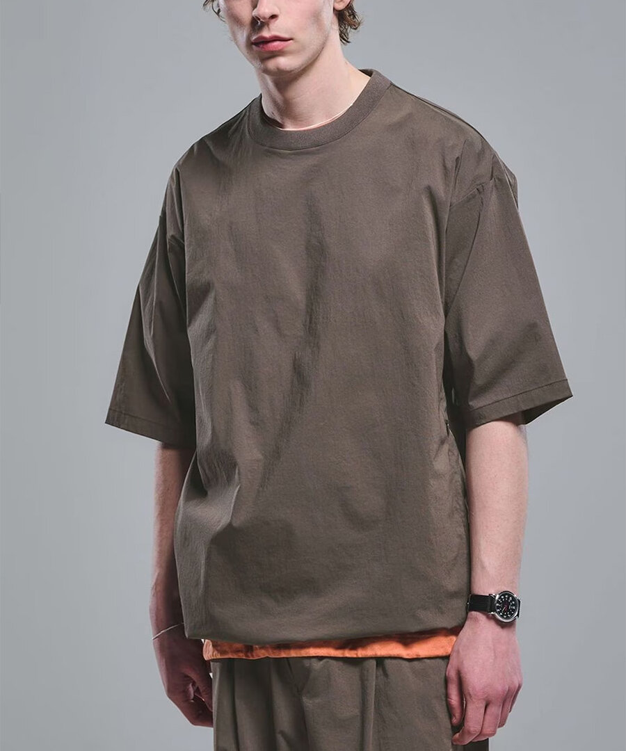 クルーネックTシャツ